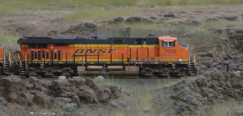 BNSF 7038